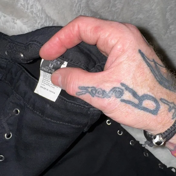 Side laced pants - Picture 3 of 3